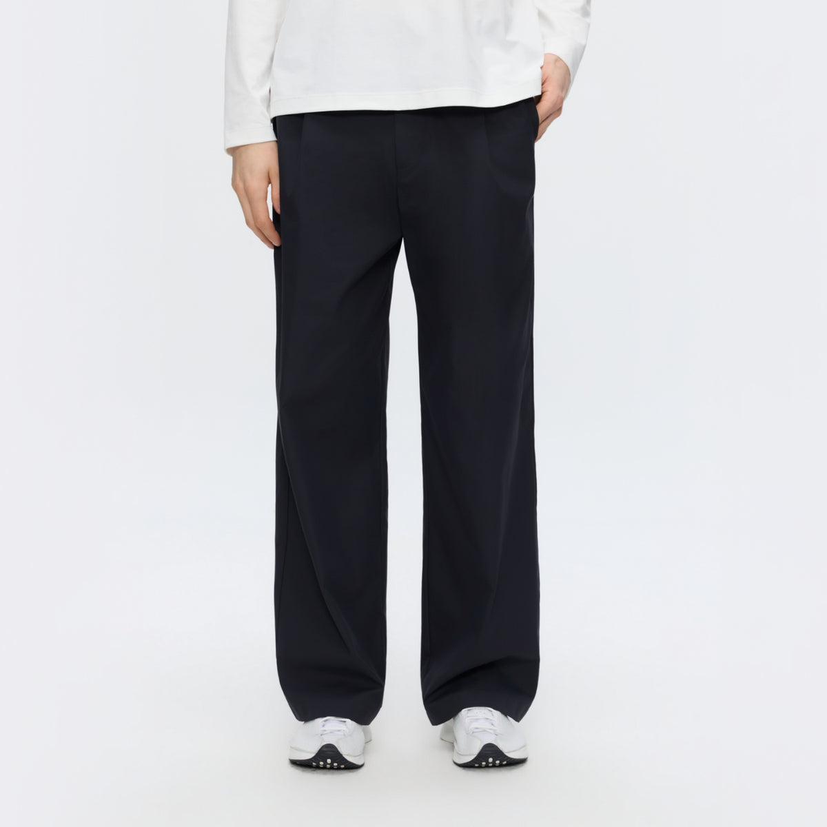 Water-Repellent Cotton-Feel Pleated Trousers