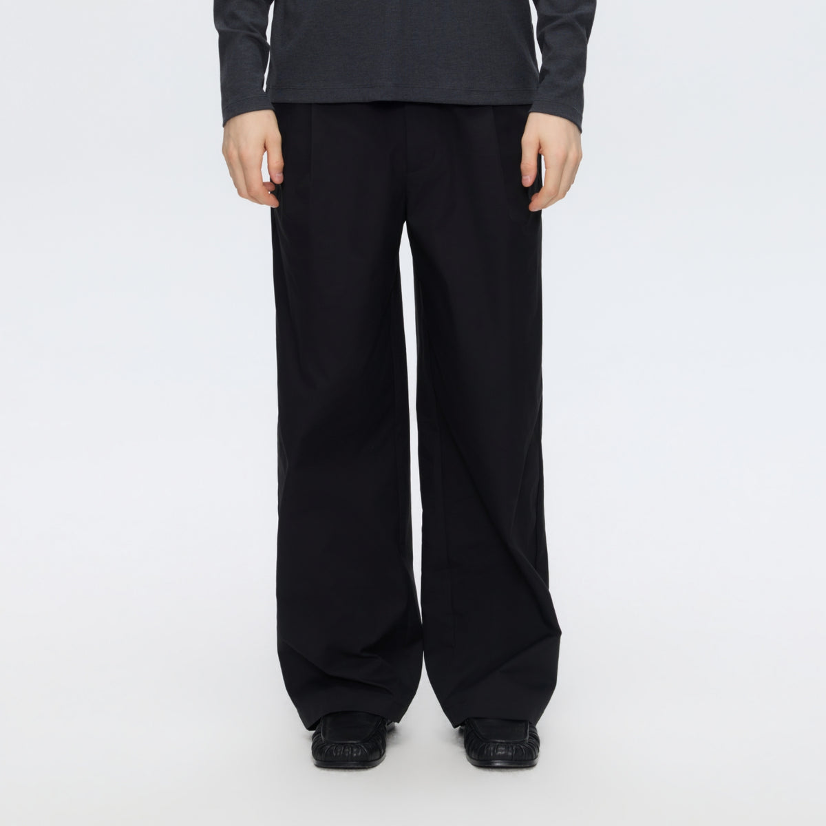 Water-Repellent Cotton-Feel Pleated Trousers